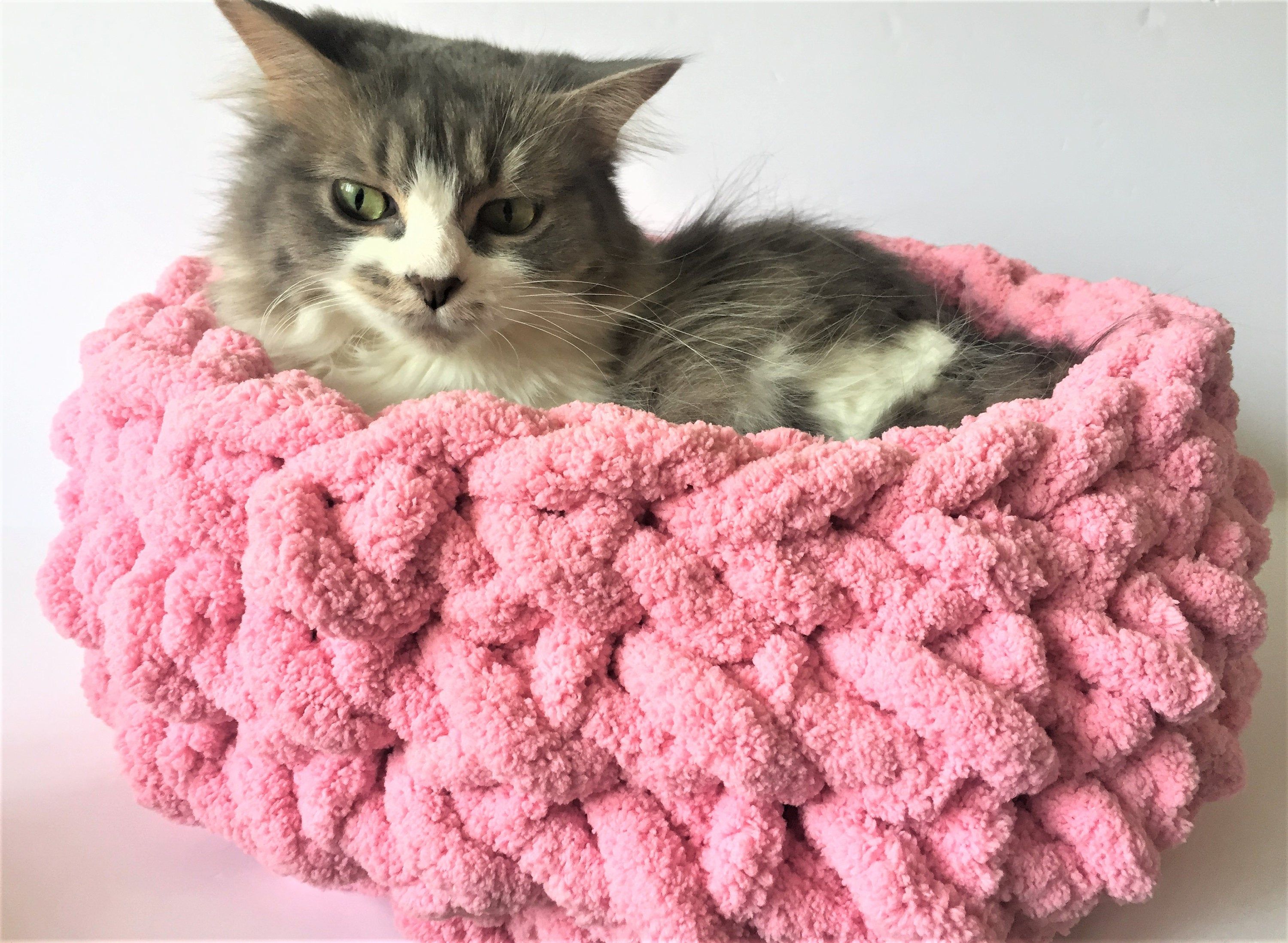 Handmade Chunky Cotton Yarn Cat Bed Crochet Fluffy Cat Basket Cozy Natural Cat Bed Handmade Chunky Cotton Yarn Cat Bed Crochet Fluffy Cat Basket Cozy Natural Cat Bed