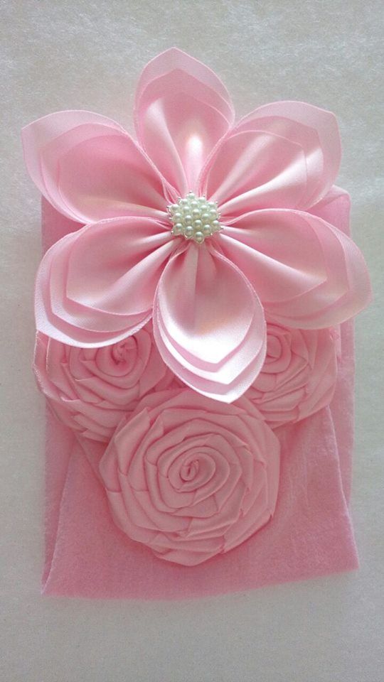 Diadema Rosa Con Centro Circulo De Perlas Artesanías De Cinta Moños De Lazo Artesanías De Flores