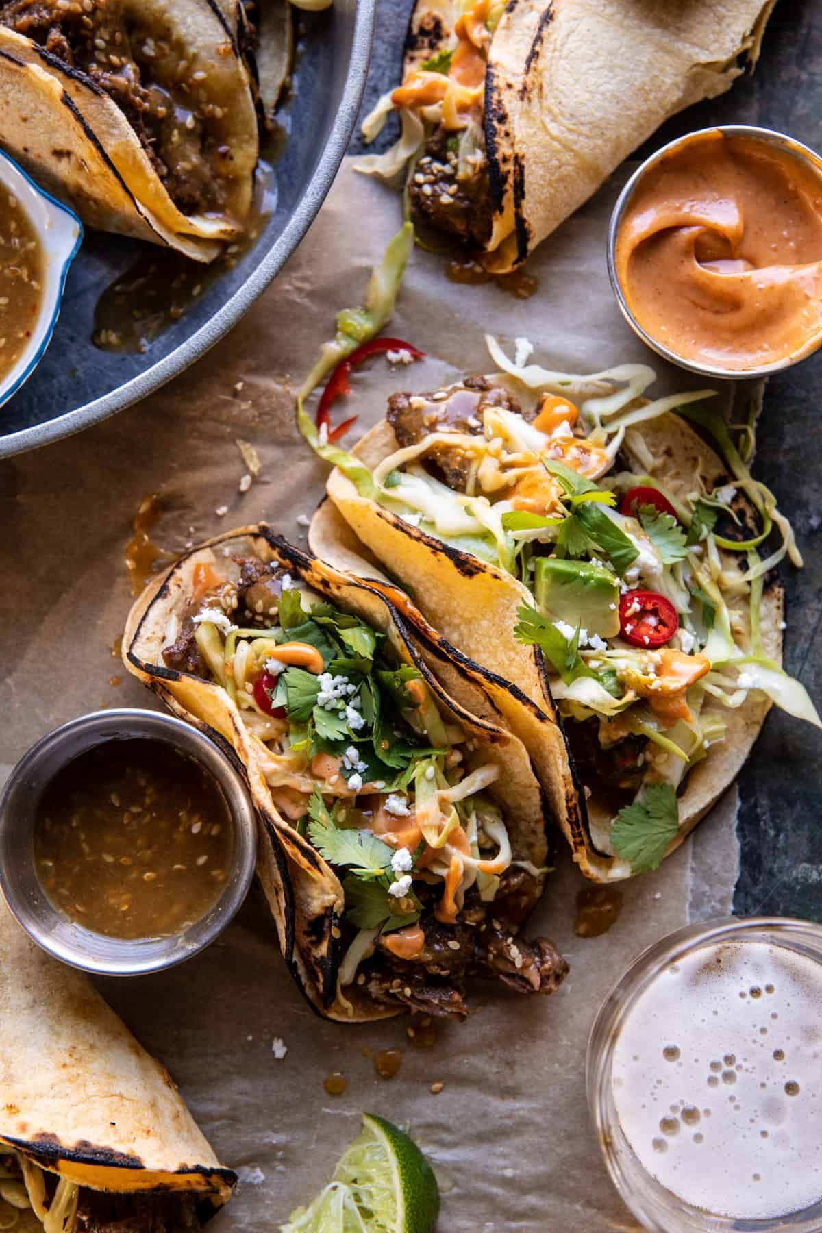 Crockpot Korean Inspired Tacos with Yum Yum Yummm Sauce...inspired by the tacos served up on the streets of LA, but with my own twist! Slow Cooker Recipes, Crockpot Recipes, Taco Recipes, Yummy Recipes, Soup Recipes, Korean Tacos, Homemade Slaw, Half Baked Harvest Recipes, Asian Stir Fry