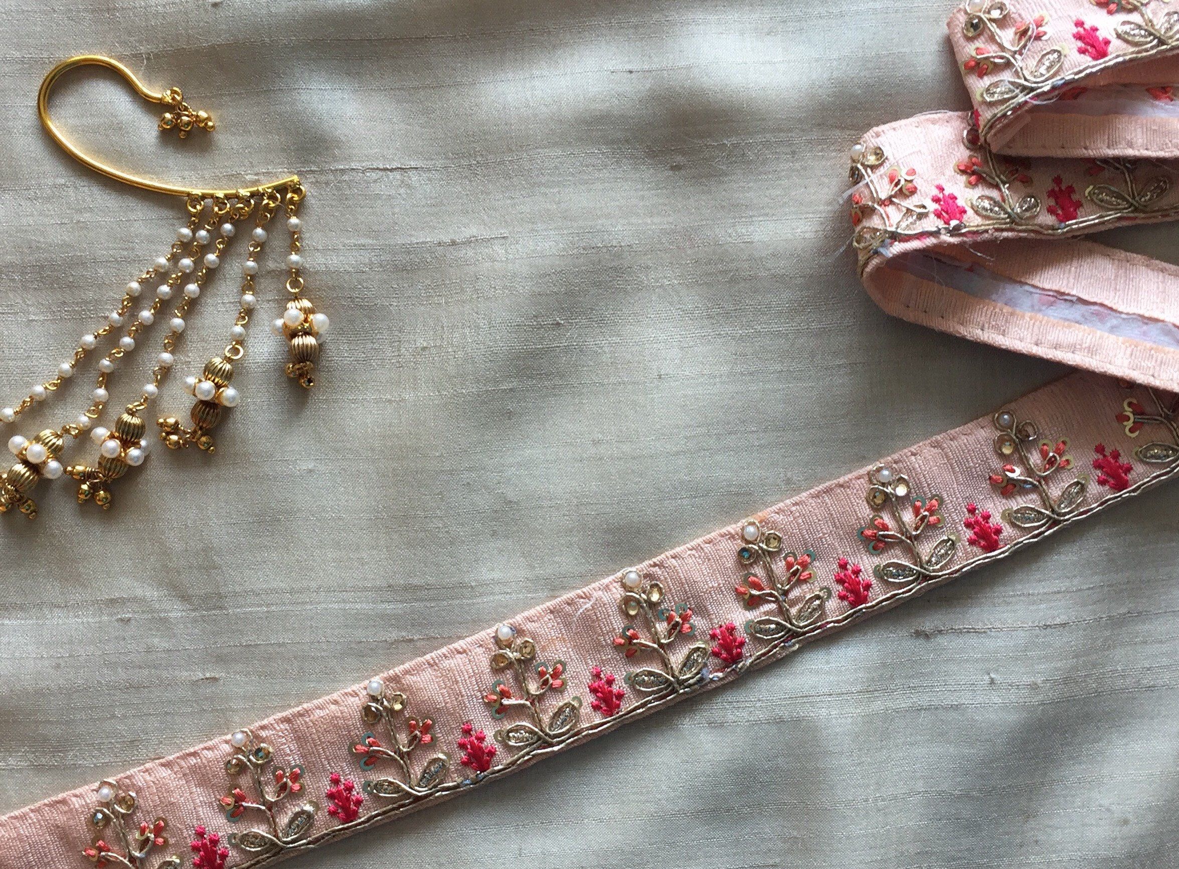 ATTRACTIVE INDIAN GOLD AARI WORK FLOWERS EMBROIDERED ON PINK TRIM//LACE-ONE MTR