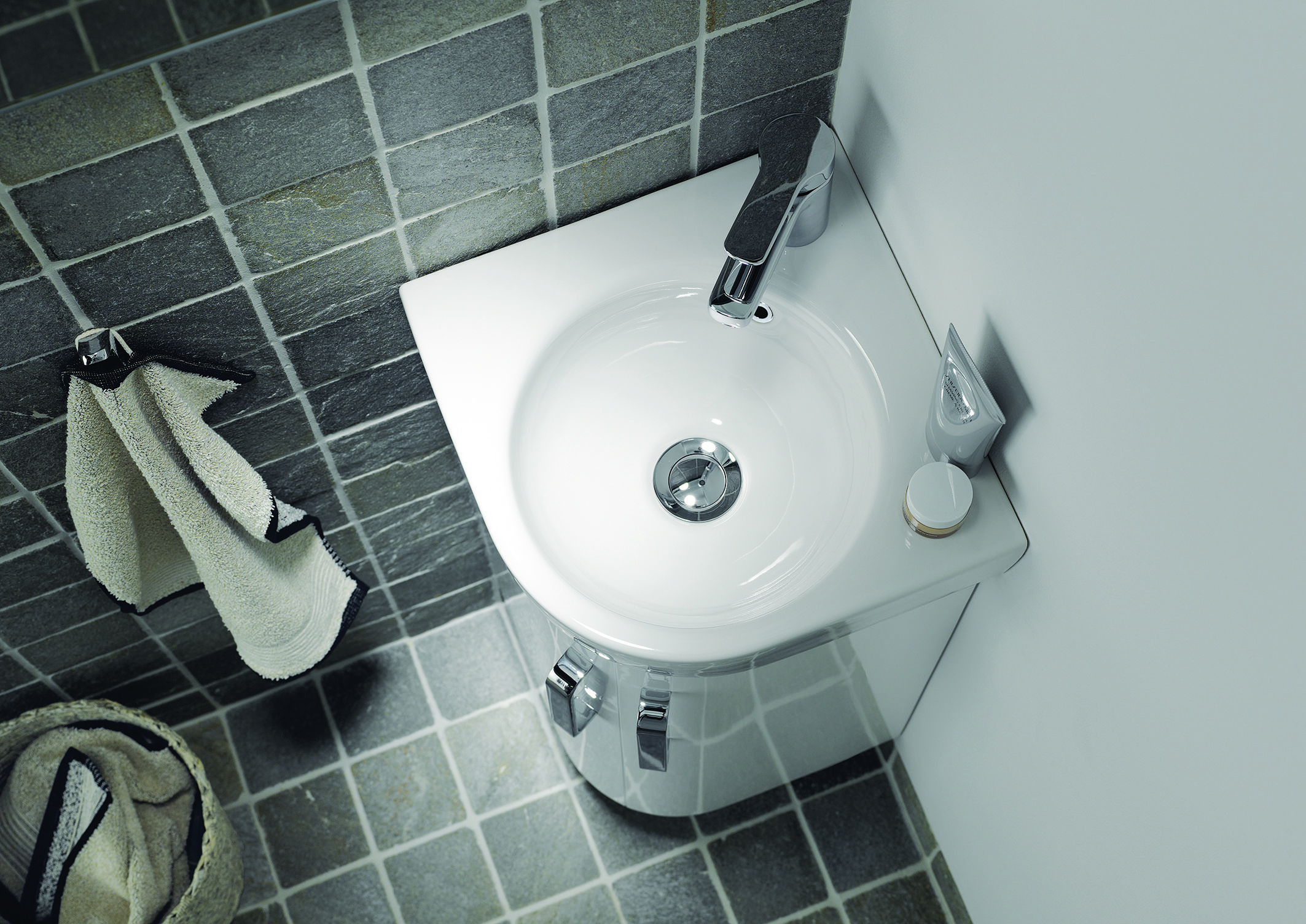 Twyford Bathrooms Energy Collection Featured In November Issue Of Kitchens Bathrooms News Lavabos Decoración De Unas Hogar