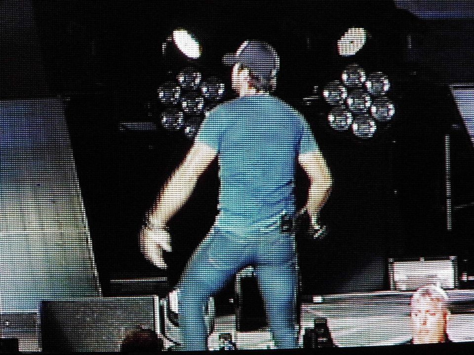 and yep how you doing, mr luke bryan st louis, mo 2013 Celebrities