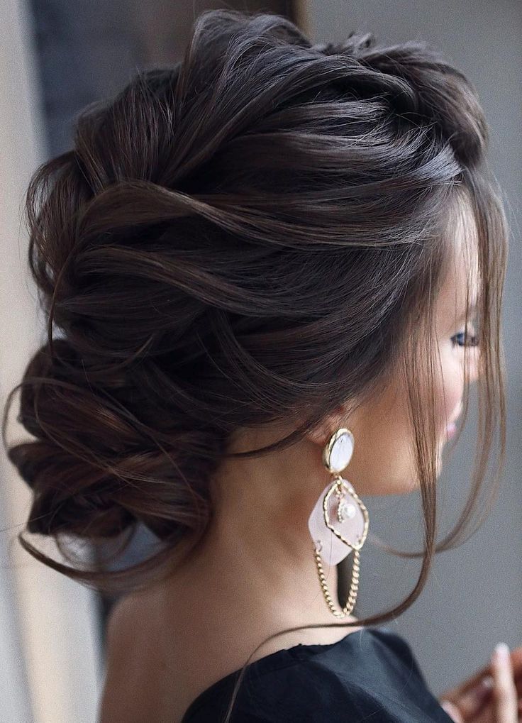 The most loved bridal hairstyles for 2019! #weddinghair #weddinghairstyles #weddingupdos #summerwedding #summerhair #summerhairstyles #hairstyletutorial Curly Wedding Hair, Wedding Hairstyles For Long Hair, Wedding Hair And Makeup, Bride Hairstyles, Easy Hairstyles, Straight Hairstyles, Updos Hairstyle, Hairstyle Ideas, Style Hairstyle