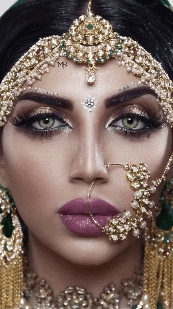 Looking for best Self Makeup classes with intense practice