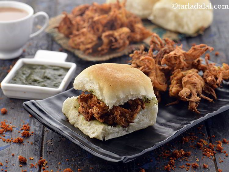 Kanda Bhaji Pav ( Mumbai Roadside Recipes ), Kanda Bhaji Kanda Bhaji Pav ( Mumbai Roadside Recipes ), Kanda Bhaji