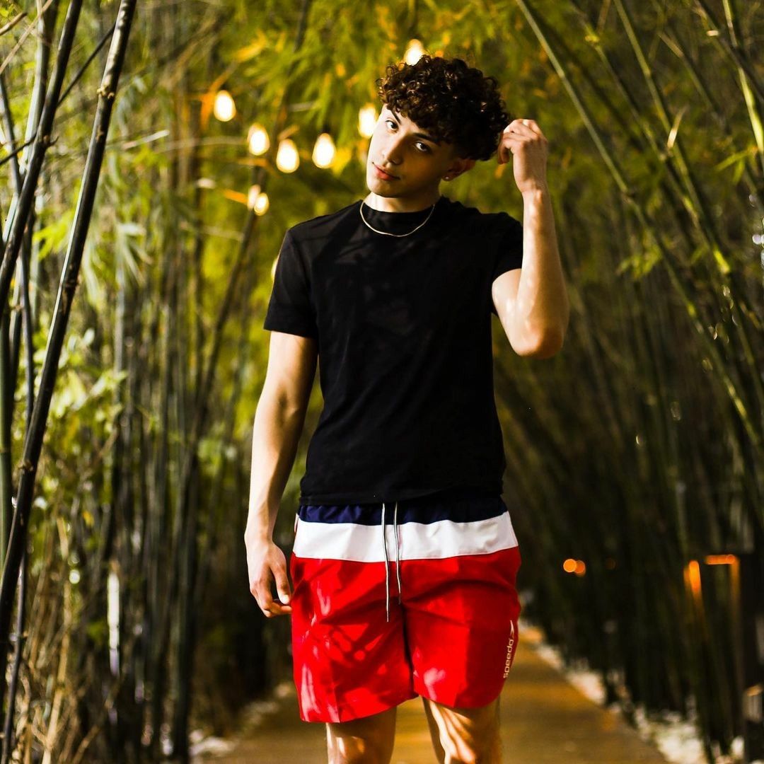 Julian.barboza | Fashion, Itachi, Instagram