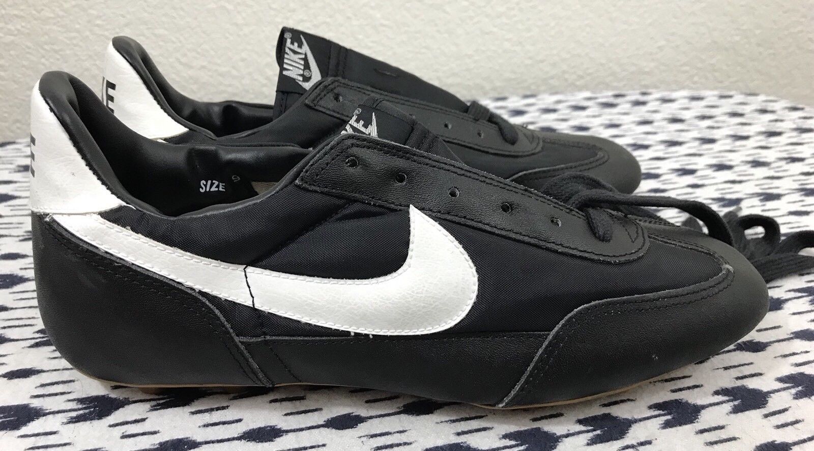 Nos deadstock 1982 vintage nike negro Blanco soccer cleats sz 9 world Nos Blanco deadstock 1982 vintage nike negro Blanco Nos soccer cleats sz 9 world a92dc3
