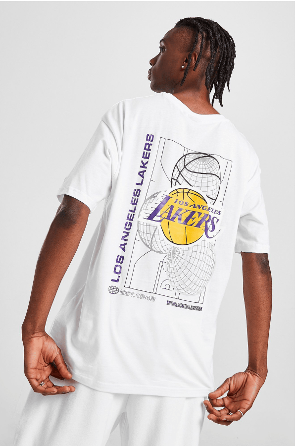Los Angeles Lakers, New Era Shop, Jd Sports, Sport Fashion, Baggy, Nba, Cotton Fabric, Oversized, Mens Outfits