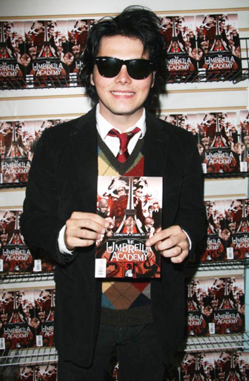 Gerard Way Writer Of The Umbrella Academy My Chemical Romance