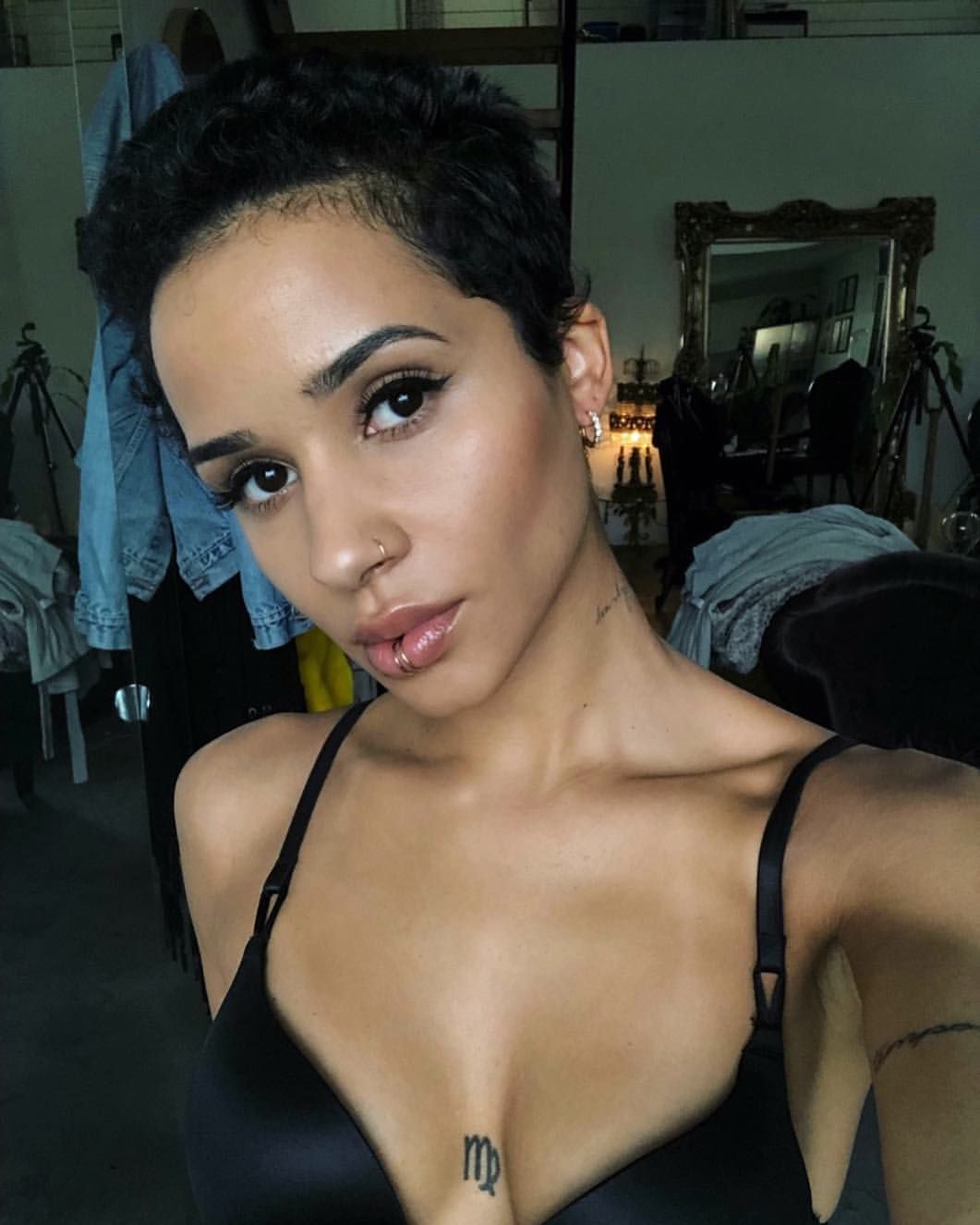 Celebrity Tanaya Henry naked (76 photos), Topless, Sideboobs, Instagram, legs 2017 Celebrity Tanaya Henry naked (59 photo), Ass, Is a cute, Boobs, bra 2018