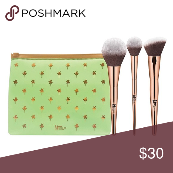 It Cosmetics Desert Island Must Haves Brush Set Brush Set Desert Island Contouring And Highlighting