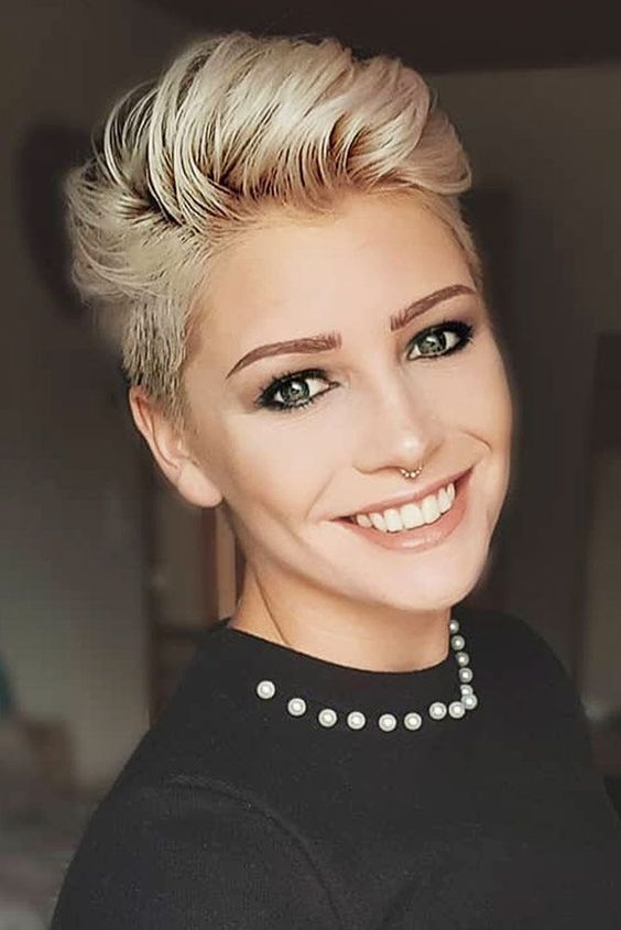 Tipps und Styles für asymmetrische Pixie Haircut 2018 #asymmetrische #haar … #shortpixiehaircuts