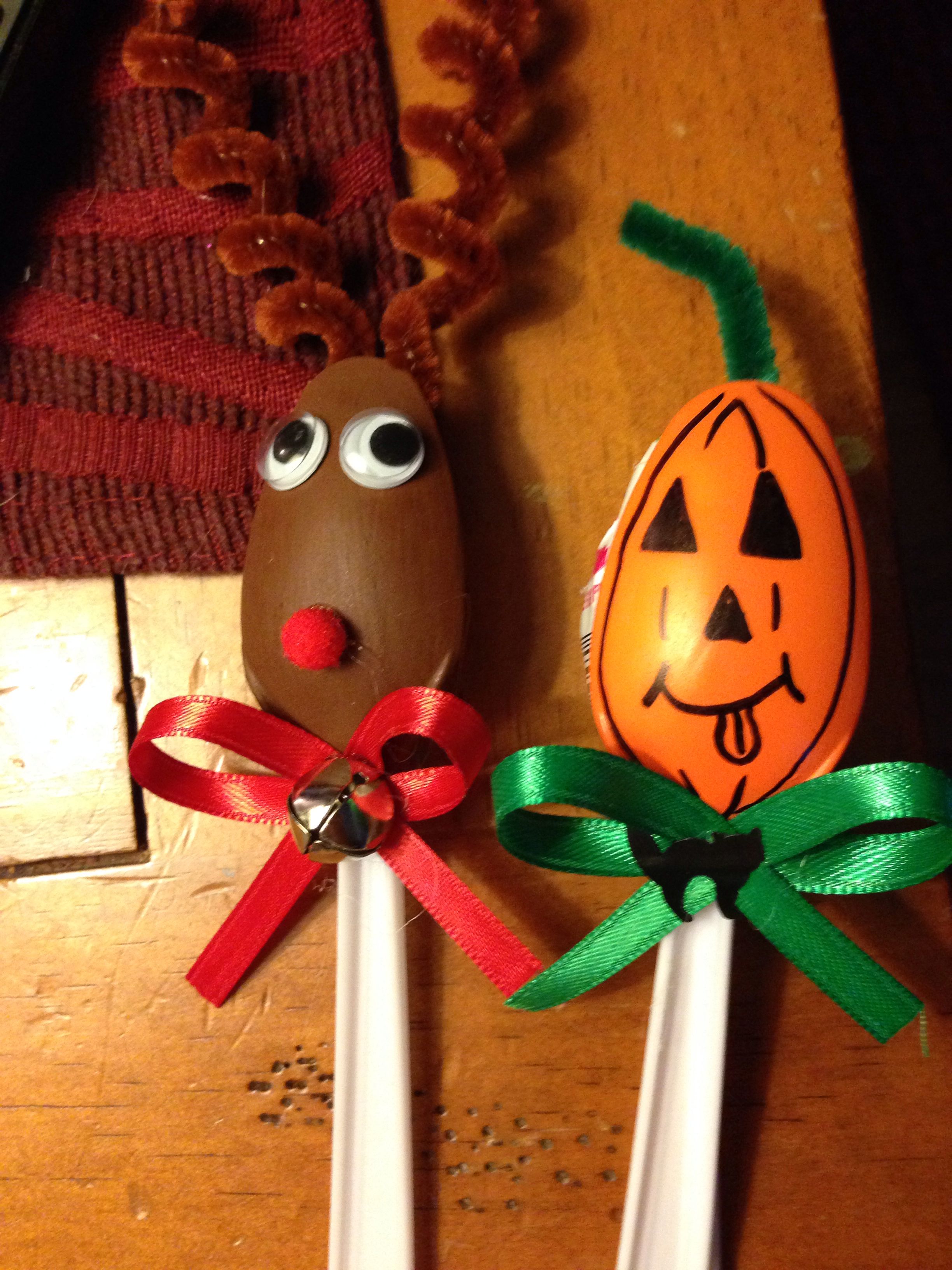 Plastic spoon crafts Trickin & Treatin Plastic spoon crafts, Spoon