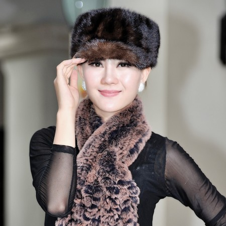 Kurklu Sapka Modelleri Ve Kombinleri Rus Sapkasi Moda Stilleri Sapka Moda