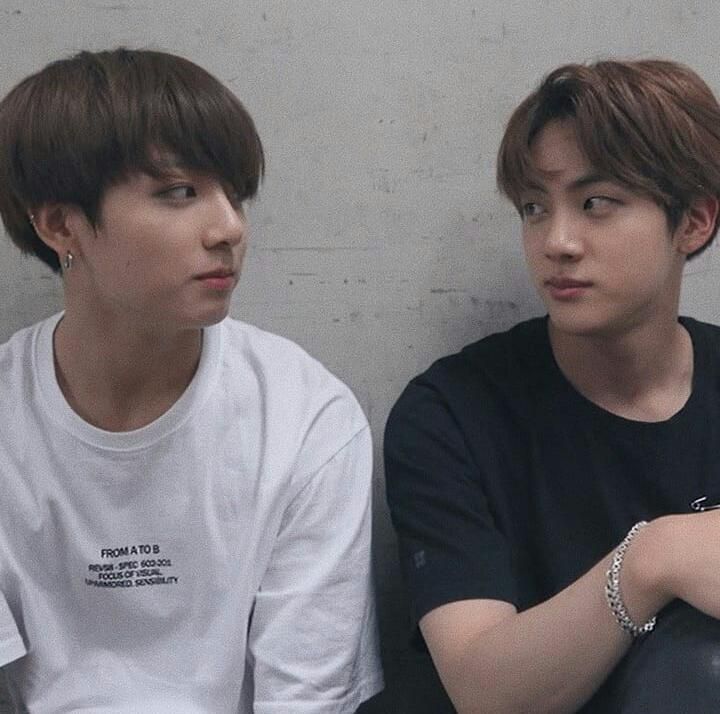 "- 5 metrów ode mnie póki nie wytrzeźwiejesz - A ode mnie 10" Dałam… #fanfiction # Fanfiction # amreading # books # wattpad Yoongi, Suga, Jungkook And Jin, Bts Jungkook, Bangtan Boys, Bts Boys, Fan Fiction, Namjin, Foto Bts