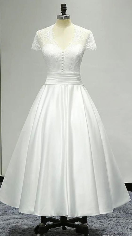 ****************************** Attention Please! *****************************************When you purchase the dress, we will email to you within 24 hours to confirm the order and the size,please check and reply in time!It's very important to me.Thank you for your cooperation!***************************************************************Our Dresses are all custom-made, so you order them in any s.. Tea Length Wedding Dress Vintage, Sparkly Wedding Dress, Wedding Dress Cap Sleeves, Sweetheart Wedding Dress, Wedding Dresses Vintage, Boho Bridal Dress, Bridal Dresses Lace, Fancy Dresses, Pretty Dresses