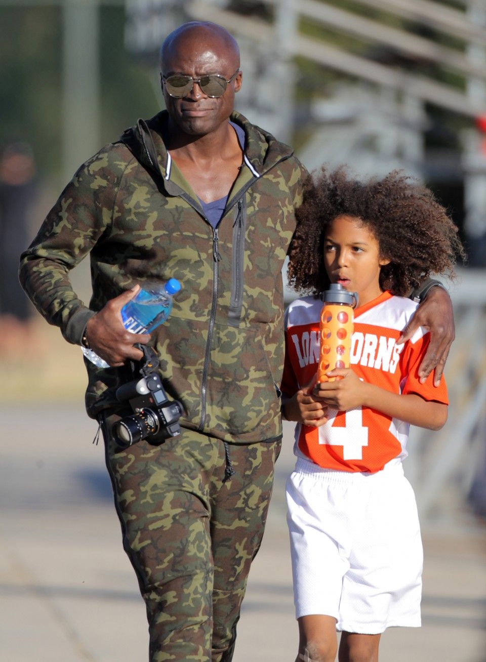 Heidi Klum And Seal Watch Their Son S Football Game Gallery Photo 6 Celebrity Kids Heidi Klum Football Games