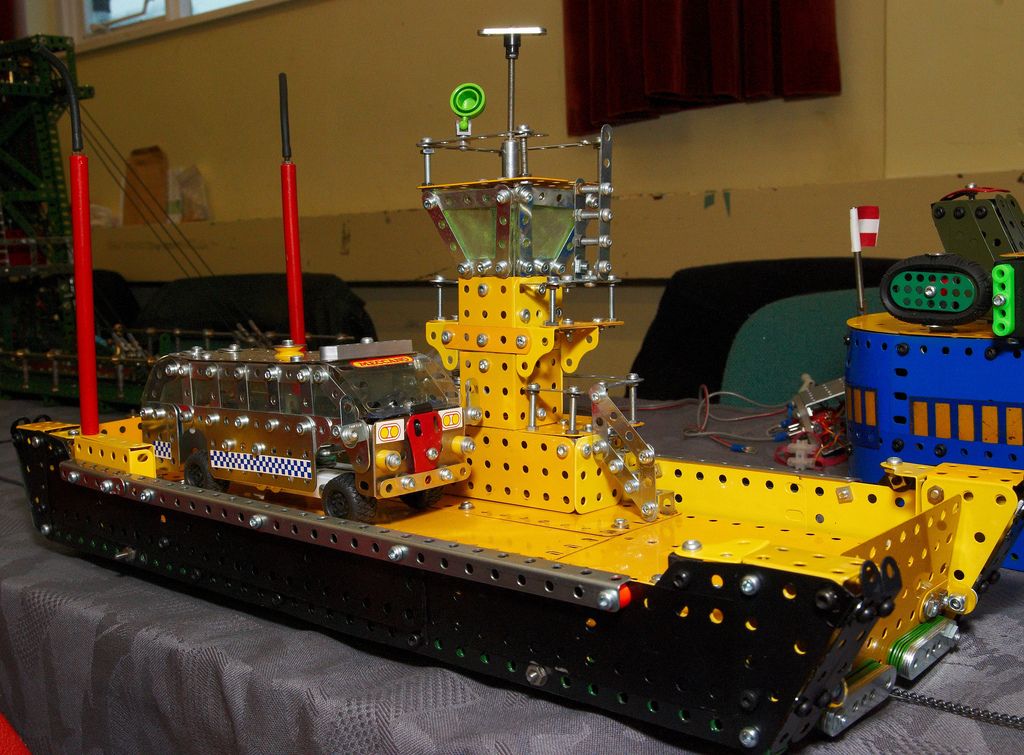 Meccano ship outlet