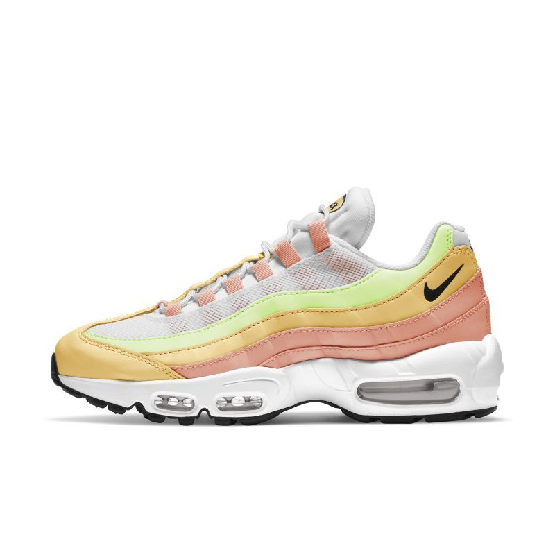 Épinglé sur Nike Air Max 95 Sneakers Épinglé sur Nike Air Max 95 Sneakers