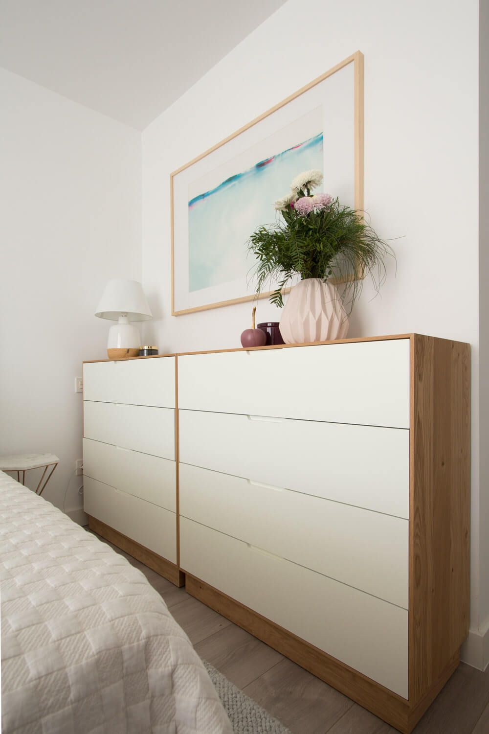 Proyecto De Interiorismo En Aravaca Reinterpretamos El Estilo Provenzal Decoración De Cómoda De Dormitorio Ideas De Muebles De Dormitorio Diseño Interior De Dormitorio