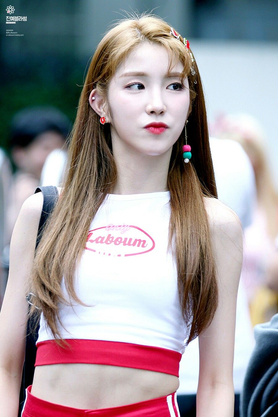 bae jin ye laboum zn bae jin ye laboum zn