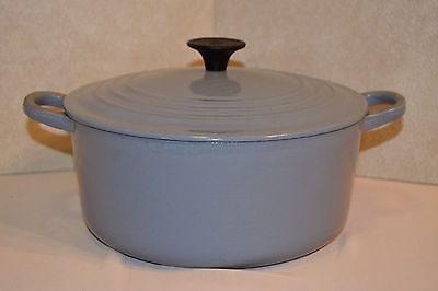 Le Creuset Light Blue 22 Cast Iron Round Dutch French Oven 3 5 Qt Le Creuset Light Blue 22