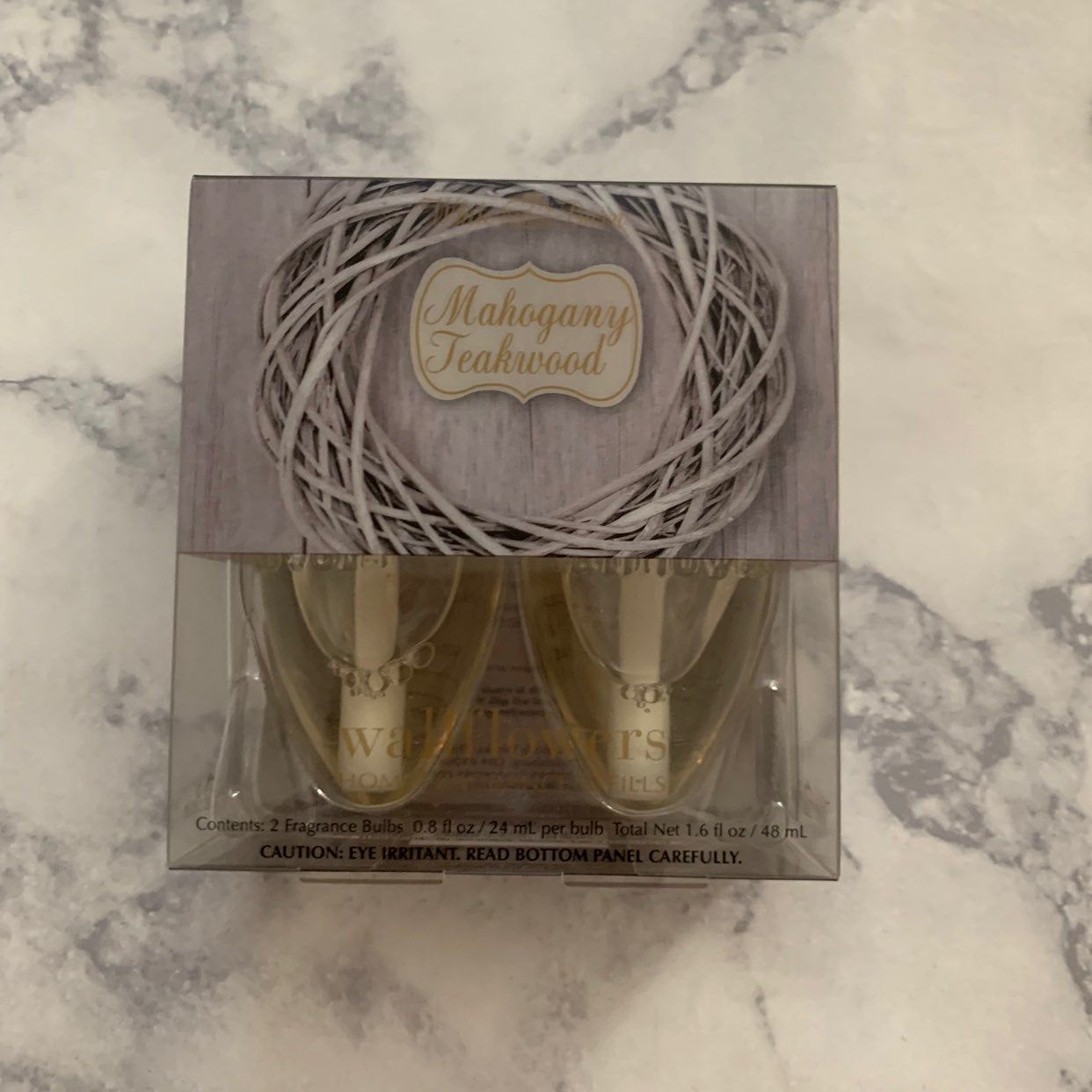 Bath And Body Works Wallflowers Scent Mahogany Teakwood NEW IN BOX Bath And Body Works Wallflowers Scent Mahogany Teakwood NEW IN BOX