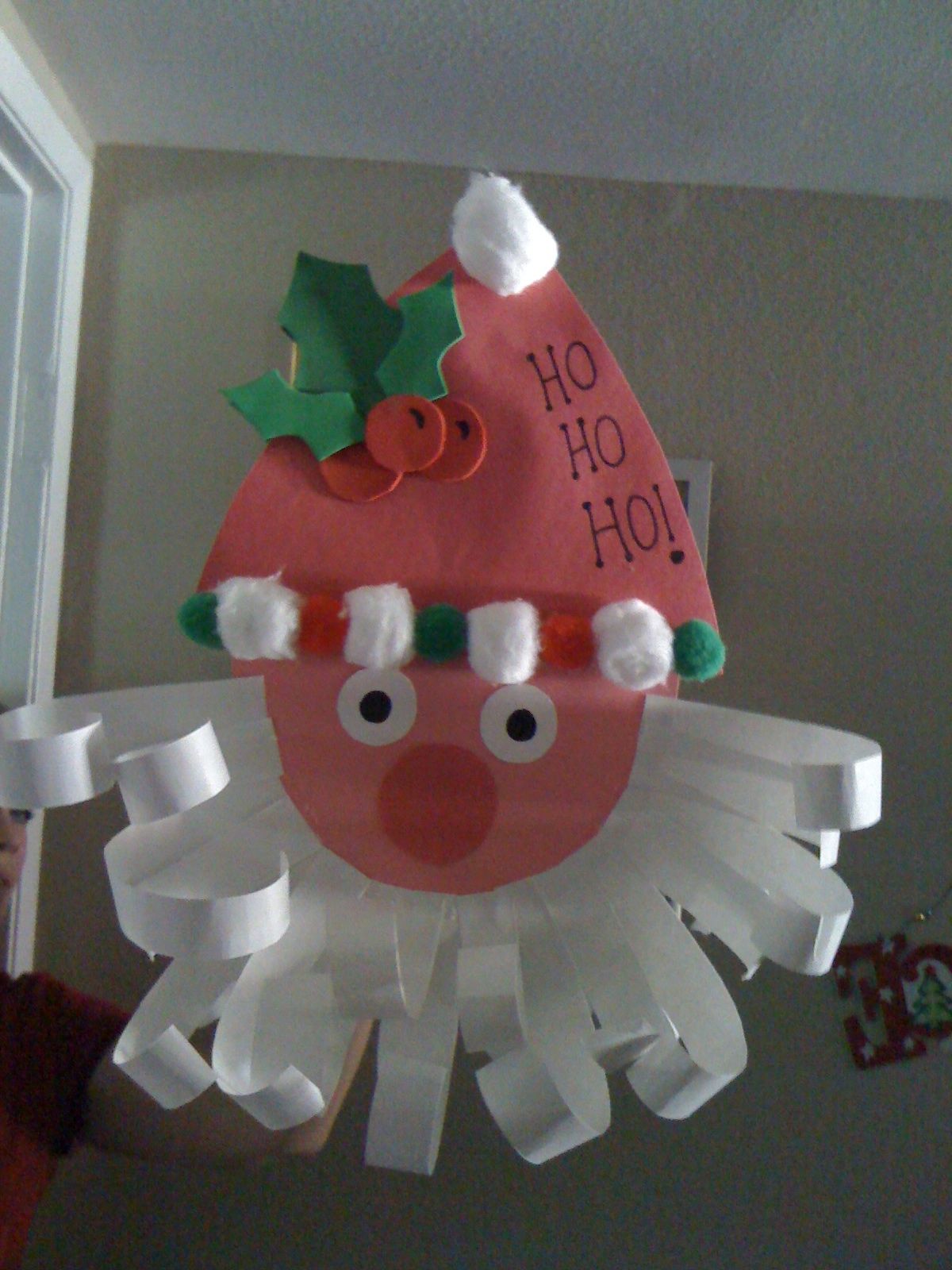 Construction paper Santa. Easy preschool Christmas craft, easy Santa