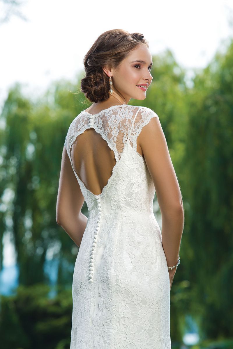 Style 6101 Chantilly Lace, Tulle, and Satin Straight