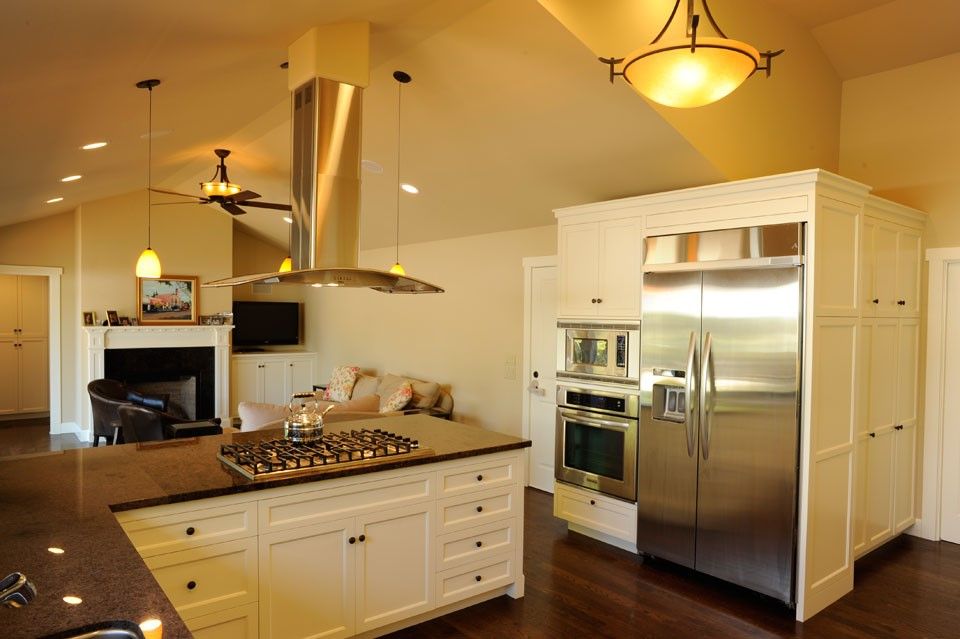 Pin by Karen Fera on Kitchen ideas | Kitchen remodel, Kitchen, Vaulted