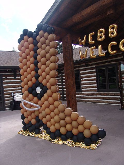 Cowboy Theme Makes A Happy Buckaroo Balloondeliverydenver Com Western Theme Party Cowboy Birthday Party Cowboy Theme Party