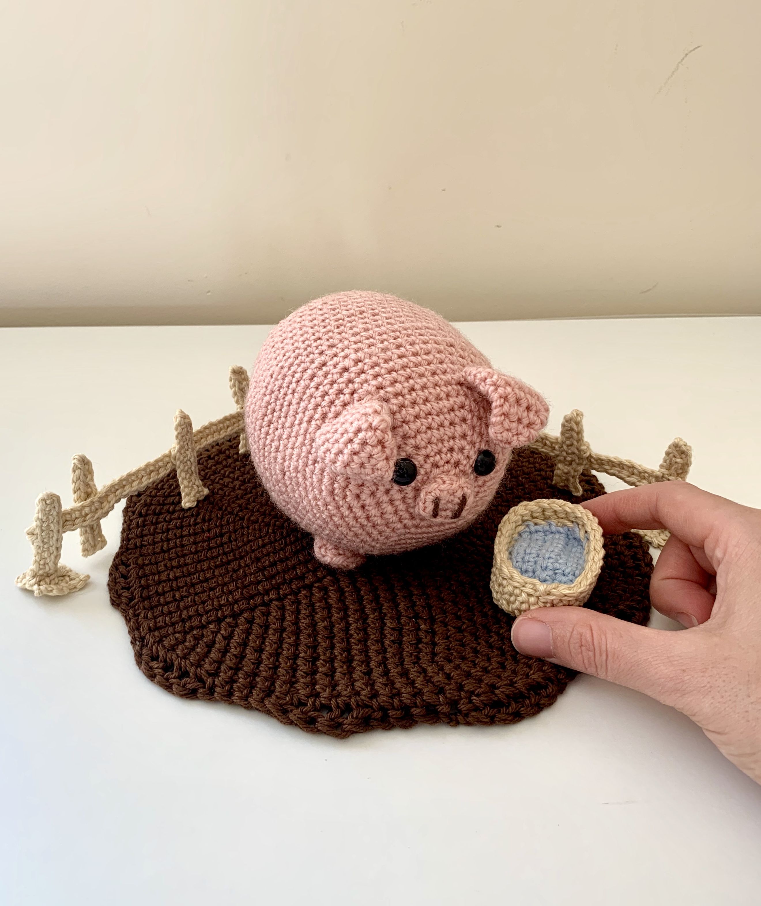 Babe Piglet Set Crochet patterns, Crochet, Dk yarn