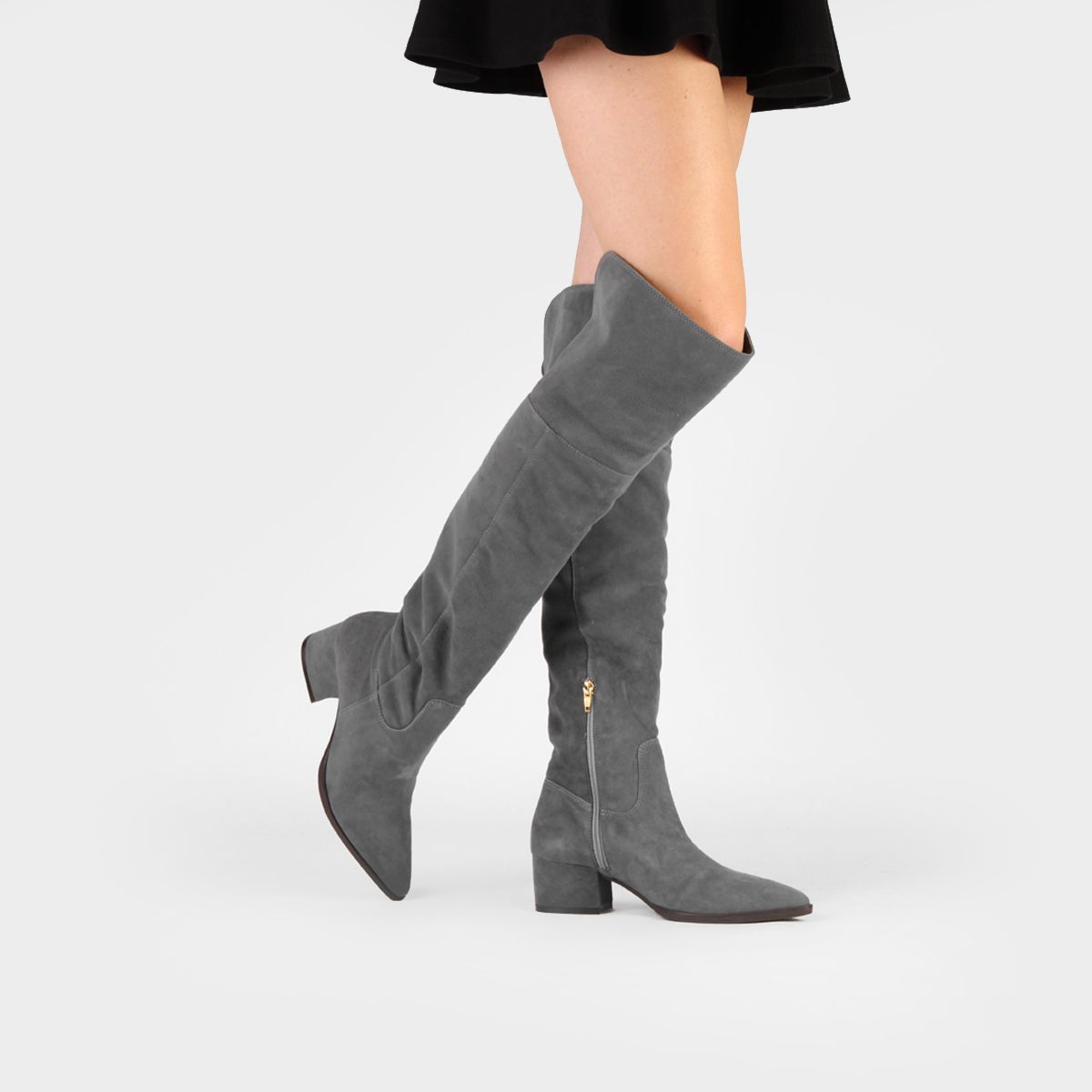 Compre Bota Luiza Barcelos Over the Knee Flat Cinza na Zattini a nova loja de moda online da Netshoes. Encontre Sapato… | Bota luiza barcelos, Loja de moda, Sapatos
