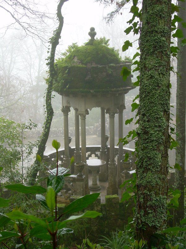 Мистерии и загадки Кинта-да-Регалейра (Quinta da Regaleira)