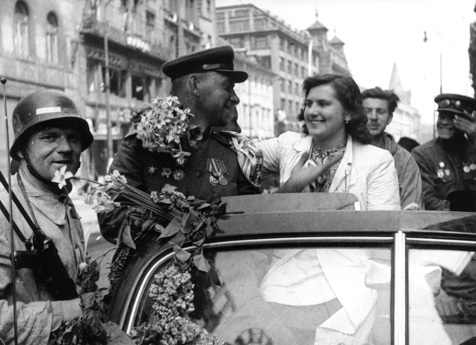Prague, May 9, 1945 Moravia, Centrum, Wwii, Street Photography, Military, Black And White, Market Street, Czechoslovakia, Beautiful