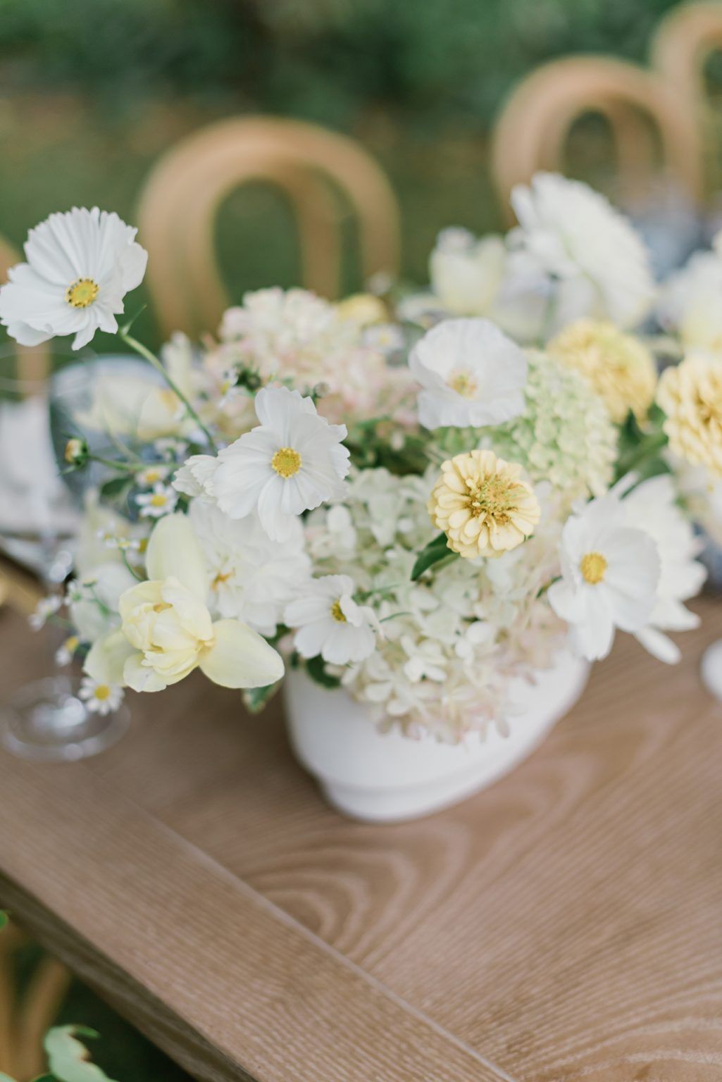 Cosmos Wedding Flowers, Pastel Wedding Flowers, Summer Wedding Bouquets, Spring Wedding Decorations, Wedding Reception Flowers, Spring Wedding Colors, Wedding Floral Centerpieces, Wedding Flower Arrangements, Floral Wedding