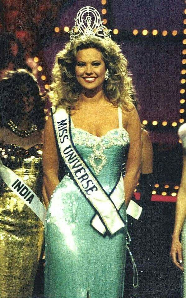 Angela Visser - Holland - Miss Universe 1989 | Pageant aesthetic, Miss  pageant, Beauty pageant
