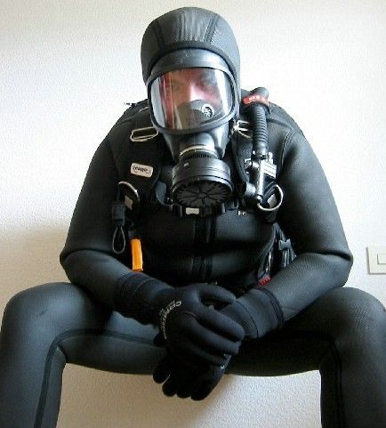 Pin Von Rubber Diver Auf Frogmen Tauchanzug Tauchen Neoprenanzuge Pin Von Rubber Diver Auf Frogmen Tauchanzug Tauchen Neoprenanzuge