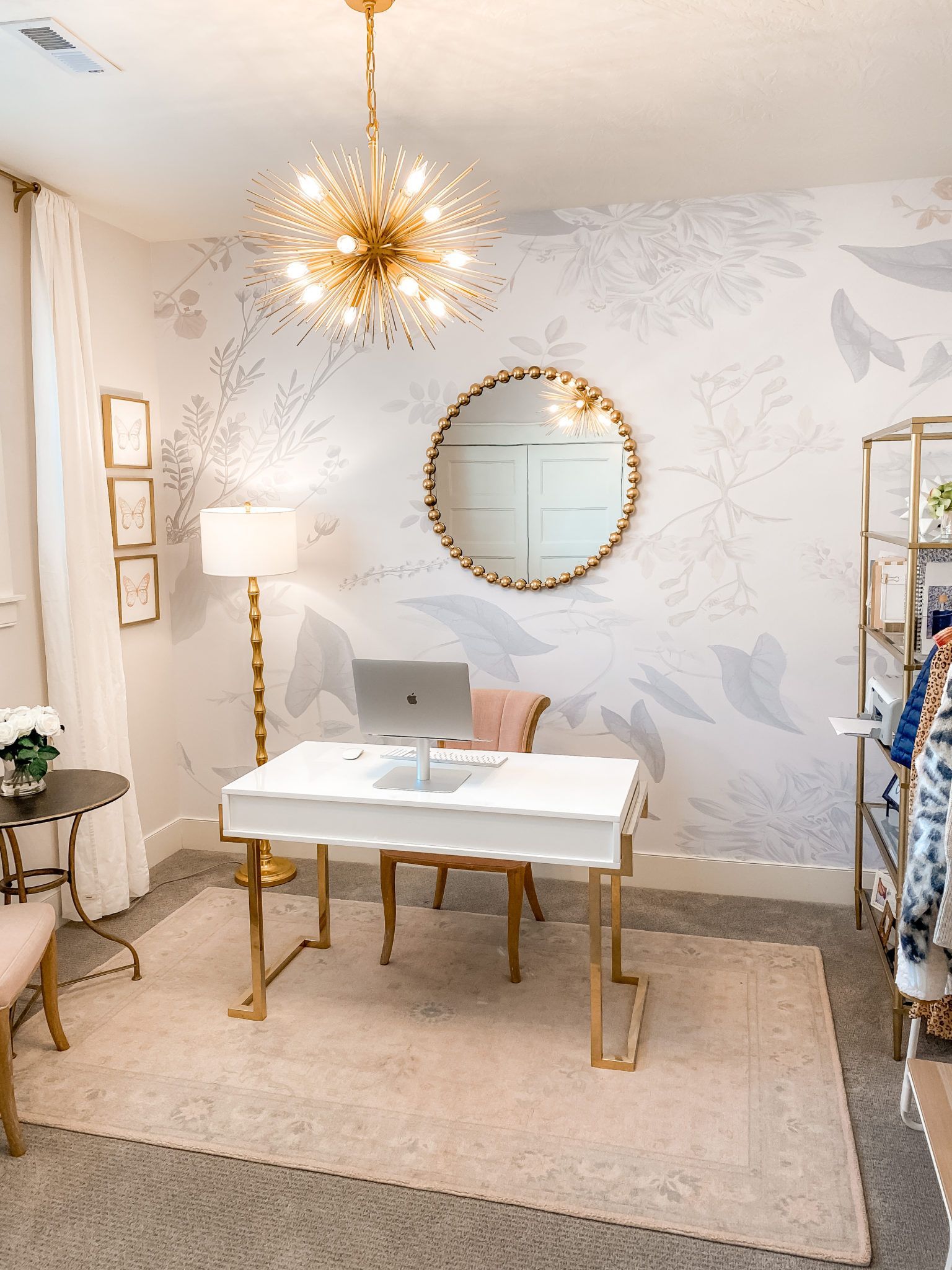 Top Utah Lifestyle Blogger Jenica from ASliceofStyle.com is sharing her new office makeover. I think there are 3 things that can make or break a great space…wallpaper, great lighting and some fun artwork or mirrors for the walls! The wallpaper I used from A New Wall HERE really tied it all together and made it a fun space. It’s removable too, which is nice! Cozy Home Office, Cool Office, Home Office Design, House Design, Office 2020, Feminine Office Space, Feminine Home Office Ideas, Her Office, Office Inspo