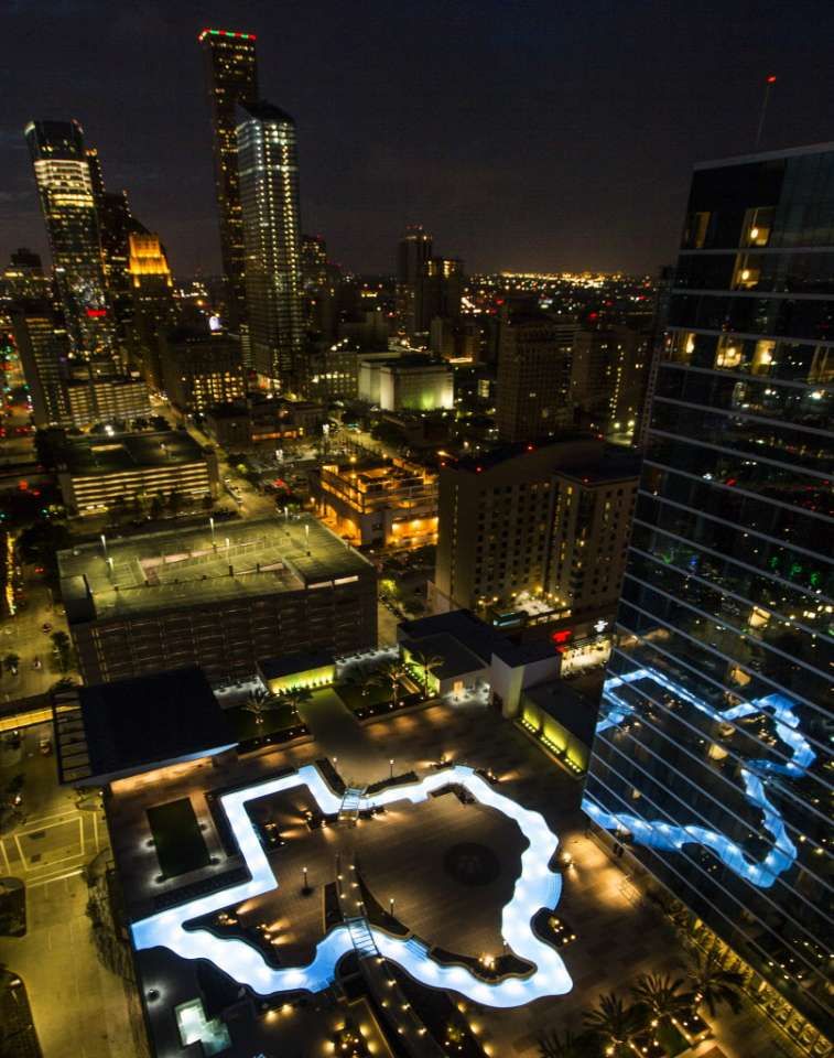Marriott Marquis Houston Debuts Texas Shaped Pool In Grand Opening Houston Pools Marriott Texas Places