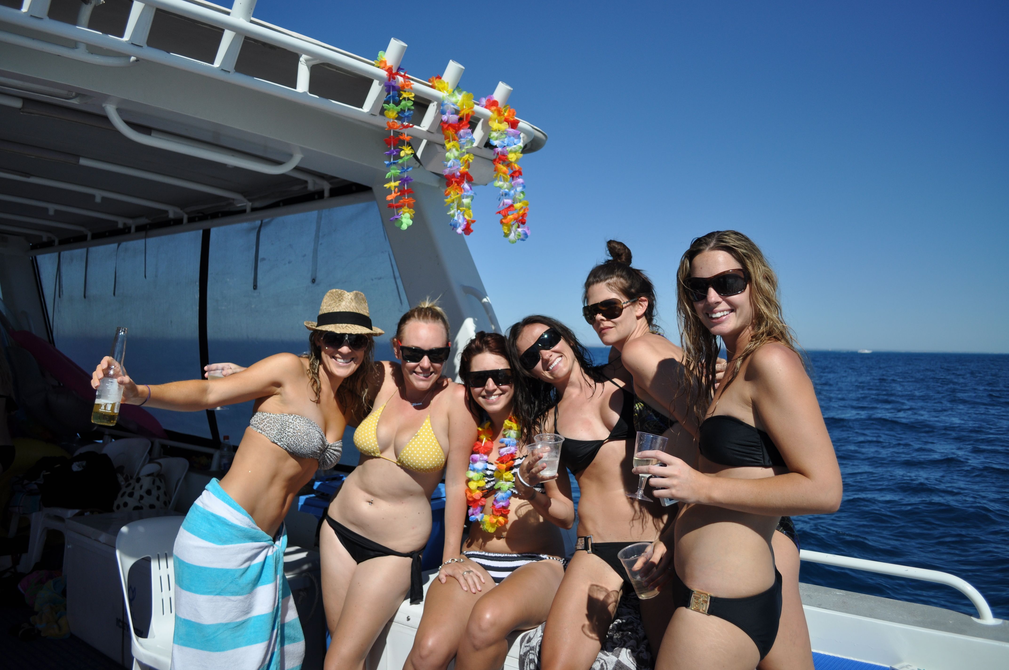 Bikini boating community type - Nude Porn Pics boating community type Bikini