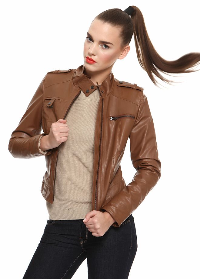 United Colors Of Benetton Hakim Yaka Cepli Mont Markafoni De 299 95 Tl Yerine 149 99 Tl Satin Almak Icin Http Www Markafoni Com Product 3065695