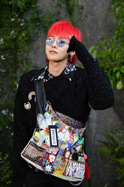 G-Dragon Photos Photos: Chanel : Photocall - Paris Fashion Week ...
