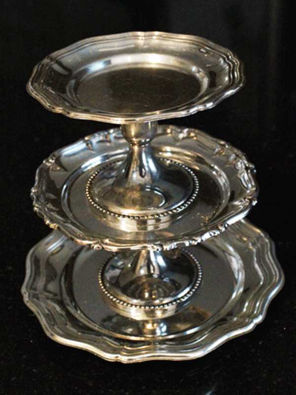 Thrifted silver trays stacked on top of each other. I love silver trays. Silver Platters, Silver Trays, Silver Spoons, Vintage Silver, Antique Silver, Thrifty Crafts, Tarnished Silver, Sterling Silver, Silver Decor
