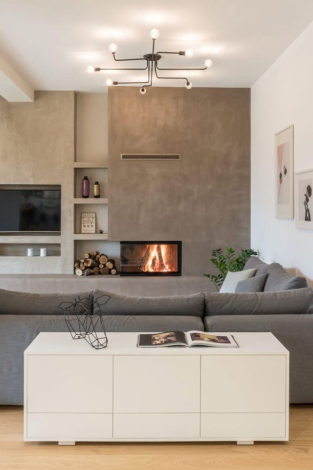 Apartamento pequeno com paredes de cimento queimado e decoração moderna Living Room Tv Wall, Living Room With Fireplace, Home Living Room, Interior Design Living Room, Living Room Designs, Living Room Decor, House Interior, Bedroom Interior, Living Area
