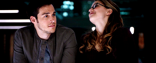 Kara and Mon-El standing suspicously close to one another at the DEO after talking to J'onn about Mxyzptlk <3. So much cuteness with these two! (gif from thatmansplayinggalaga on tumblr) |TV Shows||CW||#Supergirl gifs||Season 2||2x13||"Mr. & Mrs. Mxyzptlk"||Kara x Mon-El||#Karamel gifs||Kara Danvers||Melissa Benoist||Chris Wood||#DCTV| Melissa Benoist, Superman, Glee Quotes, Scandal Quotes, Kara And Mon El, Supergirl And Flash, Melissa Supergirl, Superhero Shows, Cw Dc