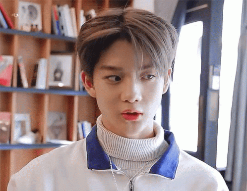 Bae Jinyoung Heart GIF - BaeJinyoung Heart Wannaone - Discover & Share GIFs