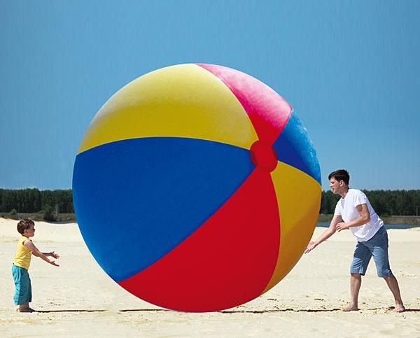 12 Sandsational Accessories For The Best Beach Day Giant 12 Sandsational Accessories For The Best Beach Day