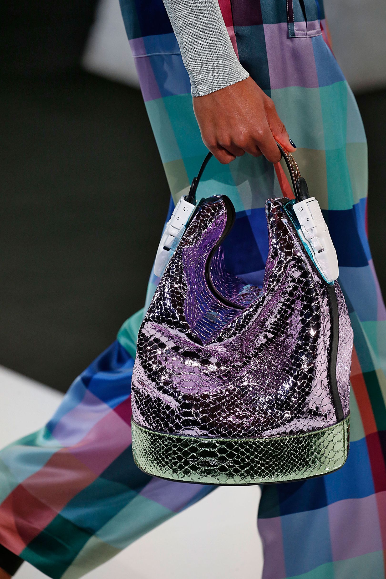 Vogue S Ultimate Bag Guide Spring Summer 2018 Bags Style Vogue S Ultimate Bag Trend Guide Spring Summer 2018 British