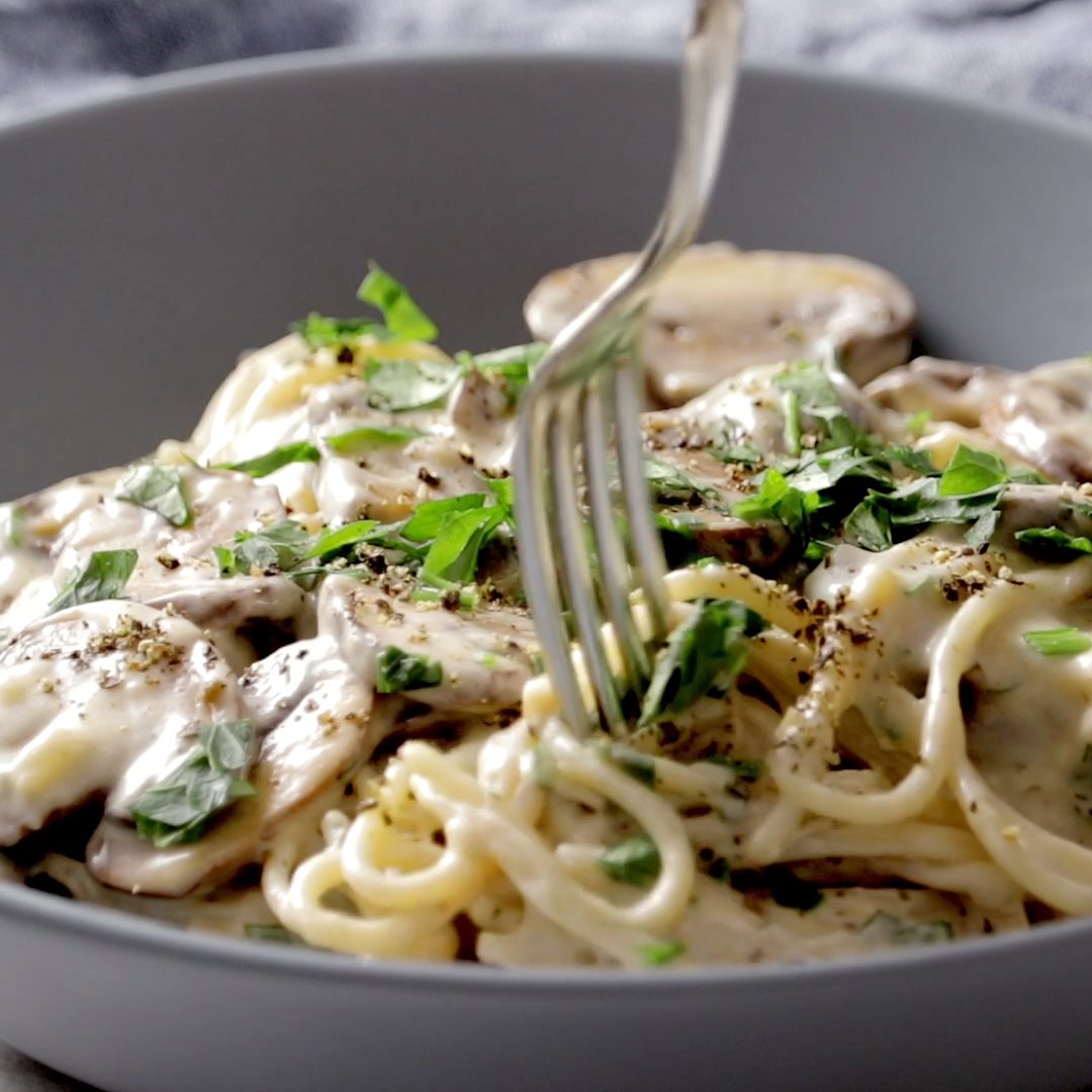 Creamy Garlic Herb Mushroom Spaghetti Creamy Garlic Herb Mushroom Spaghetti